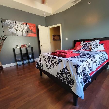 Modern, Private, Smart 4 Bedroom Condo In Desirable Location In Mcallen With Pool! Εξωτερικό φωτογραφία